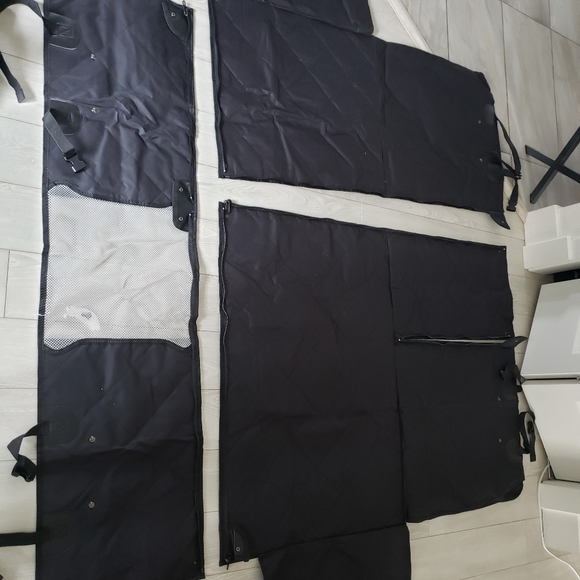 B1G1 50% OFF⭐HOST PICK⭐ Car seat cover for pets! - Picture 2 of 6